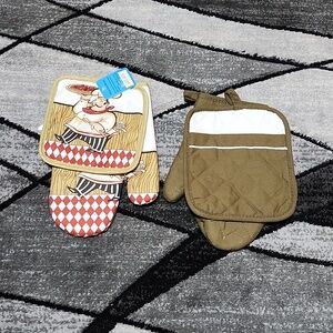 OVEN MITS & POTHOLDER BUNDLE PRICE FIRM